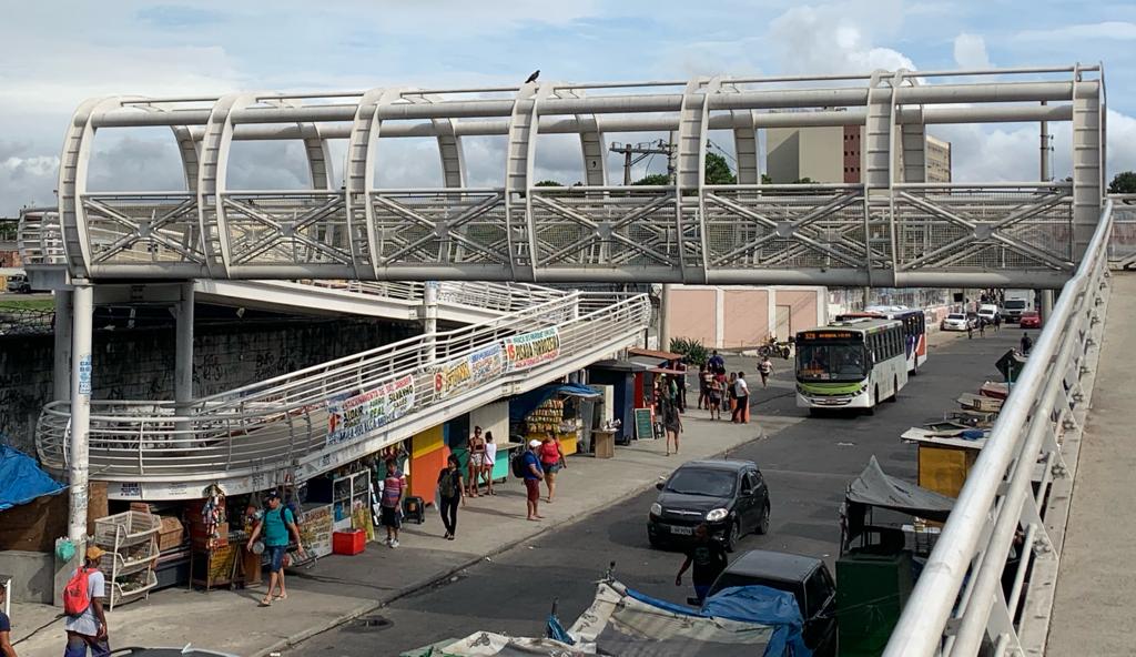 Passarela em operação junto à estação